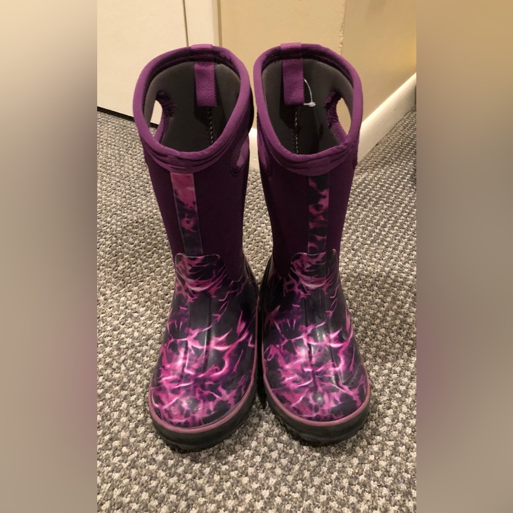 Youth size 13 Bogs rain boots